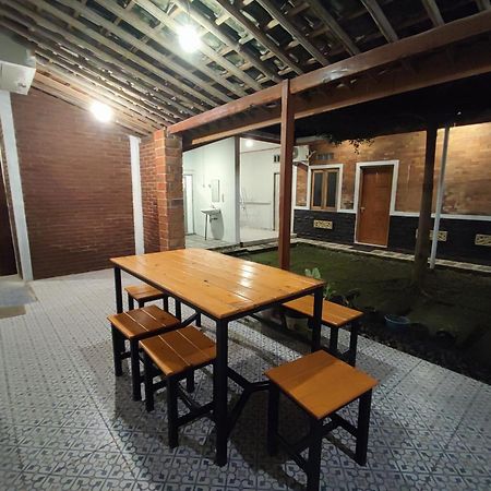 Genthong Homestay Magelang Exterior foto