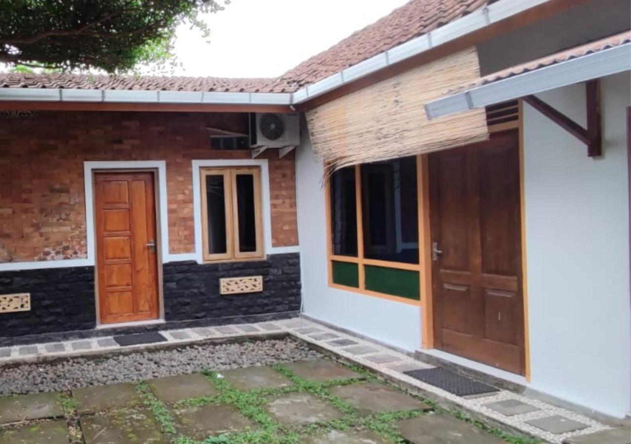 Genthong Homestay Magelang Exterior foto