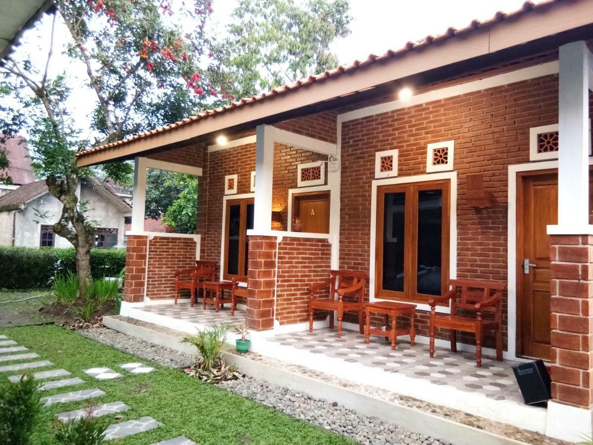 Genthong Homestay Magelang Exterior foto