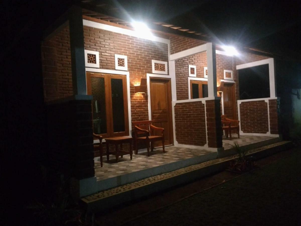 Genthong Homestay Magelang Exterior foto