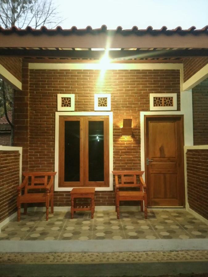 Genthong Homestay Magelang Exterior foto