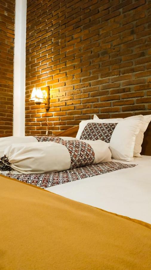 Genthong Homestay Magelang Exterior foto